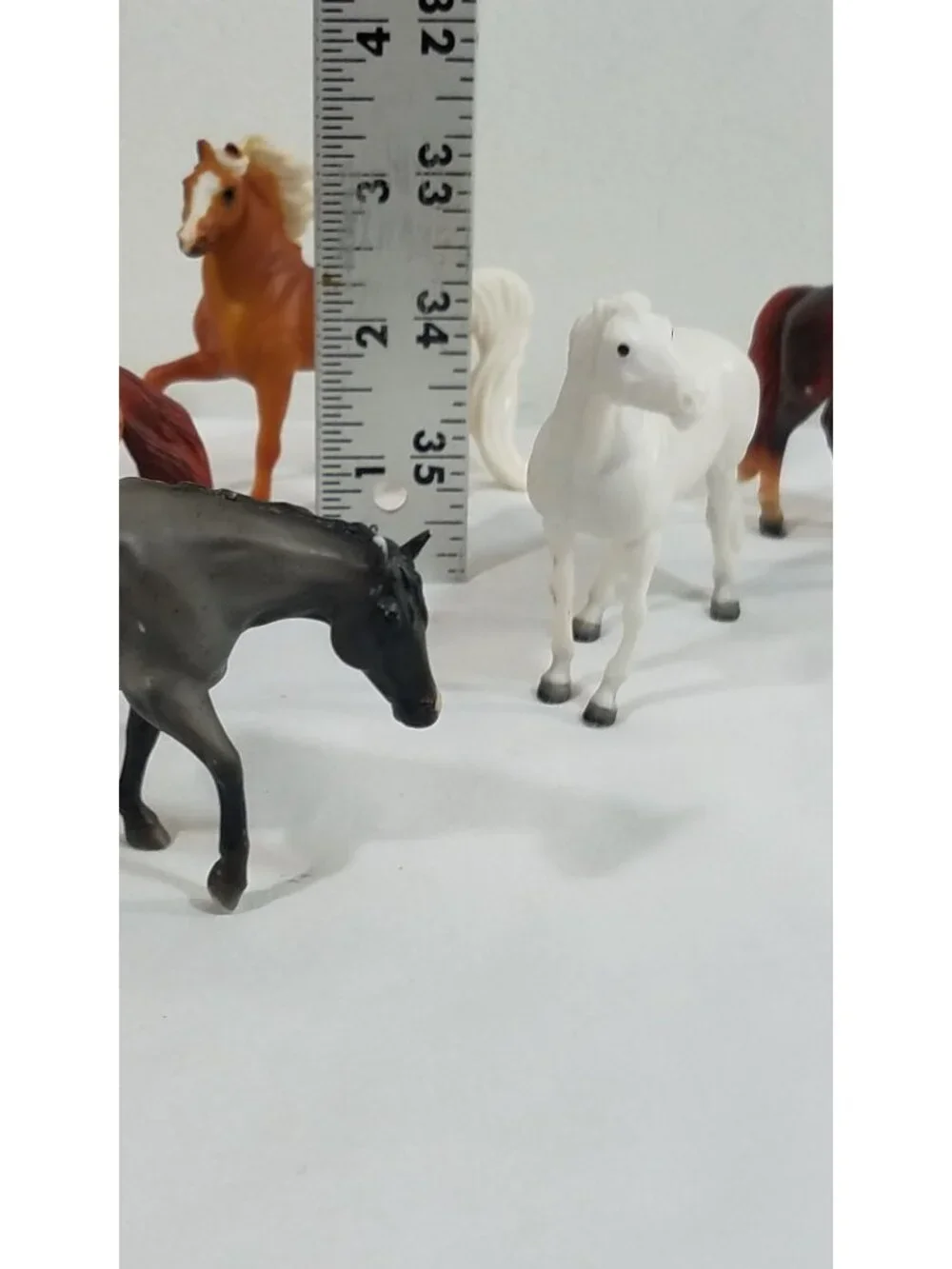 Breyer Reeves  Horse Figures Minis Set Of 6 Realistic Miniature Figurines 2.5
